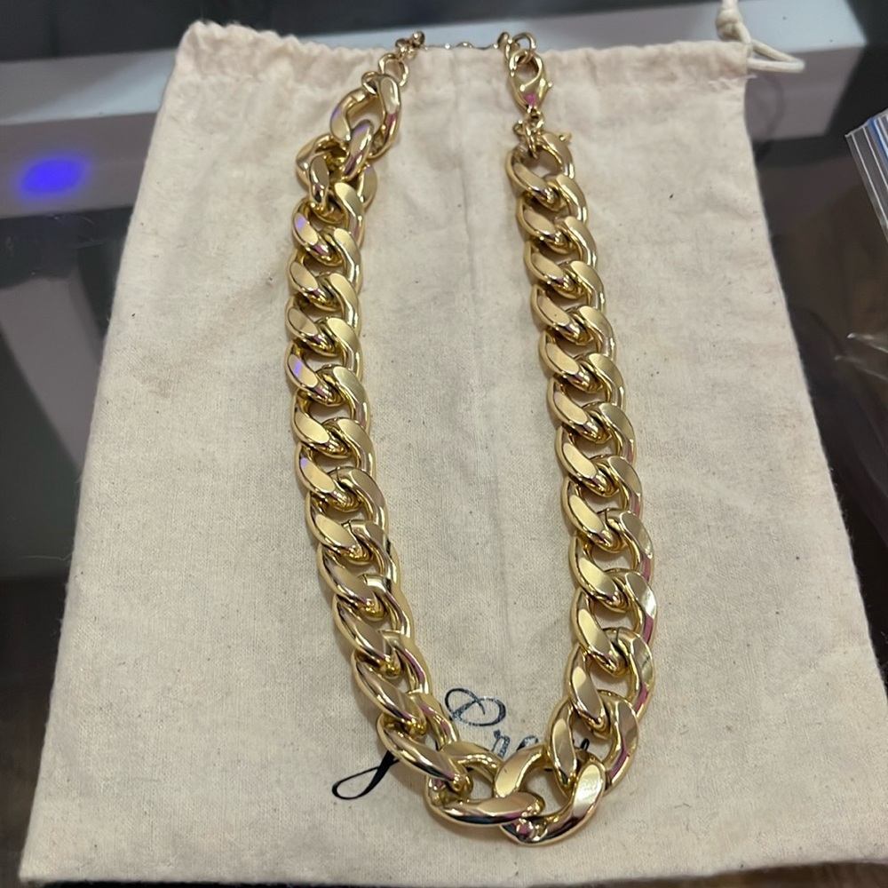 Banana republic chain link necklace